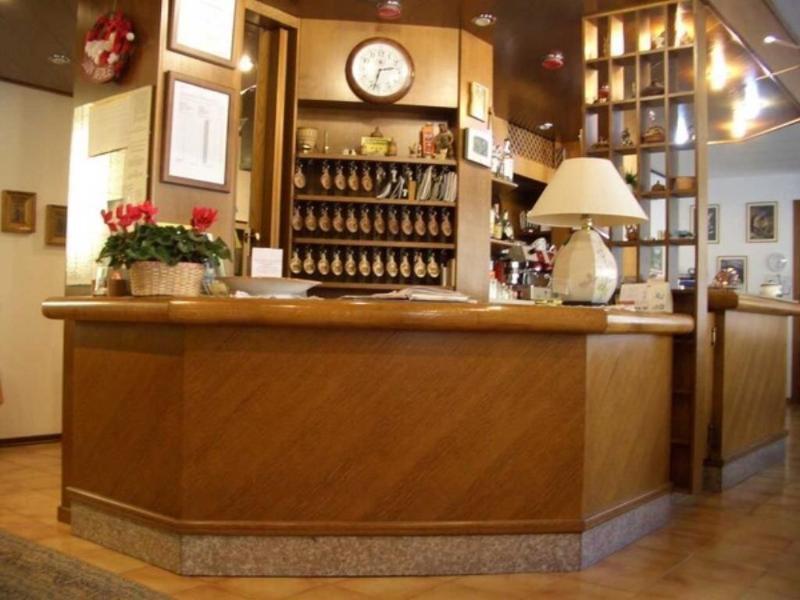 Hotel Hotel Sarre 3*