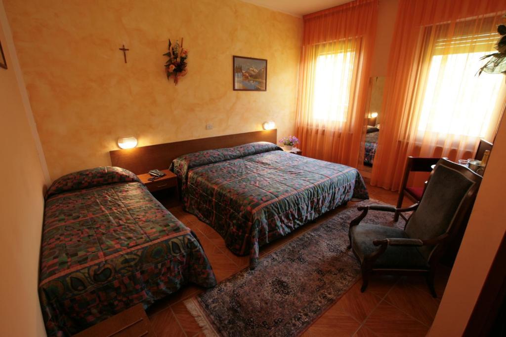 Hotel Sarre Hotel 3*