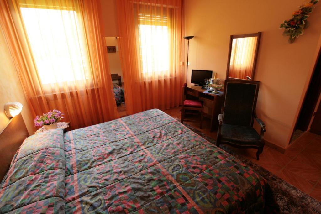 Hotel Sarre