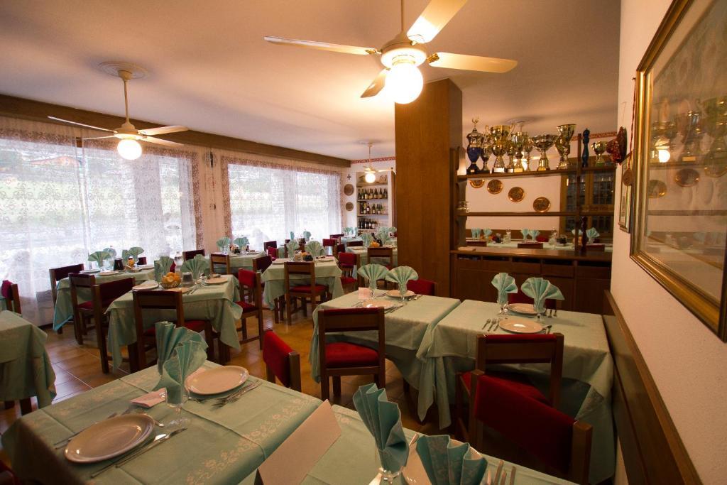 Hotel Sarre 3*